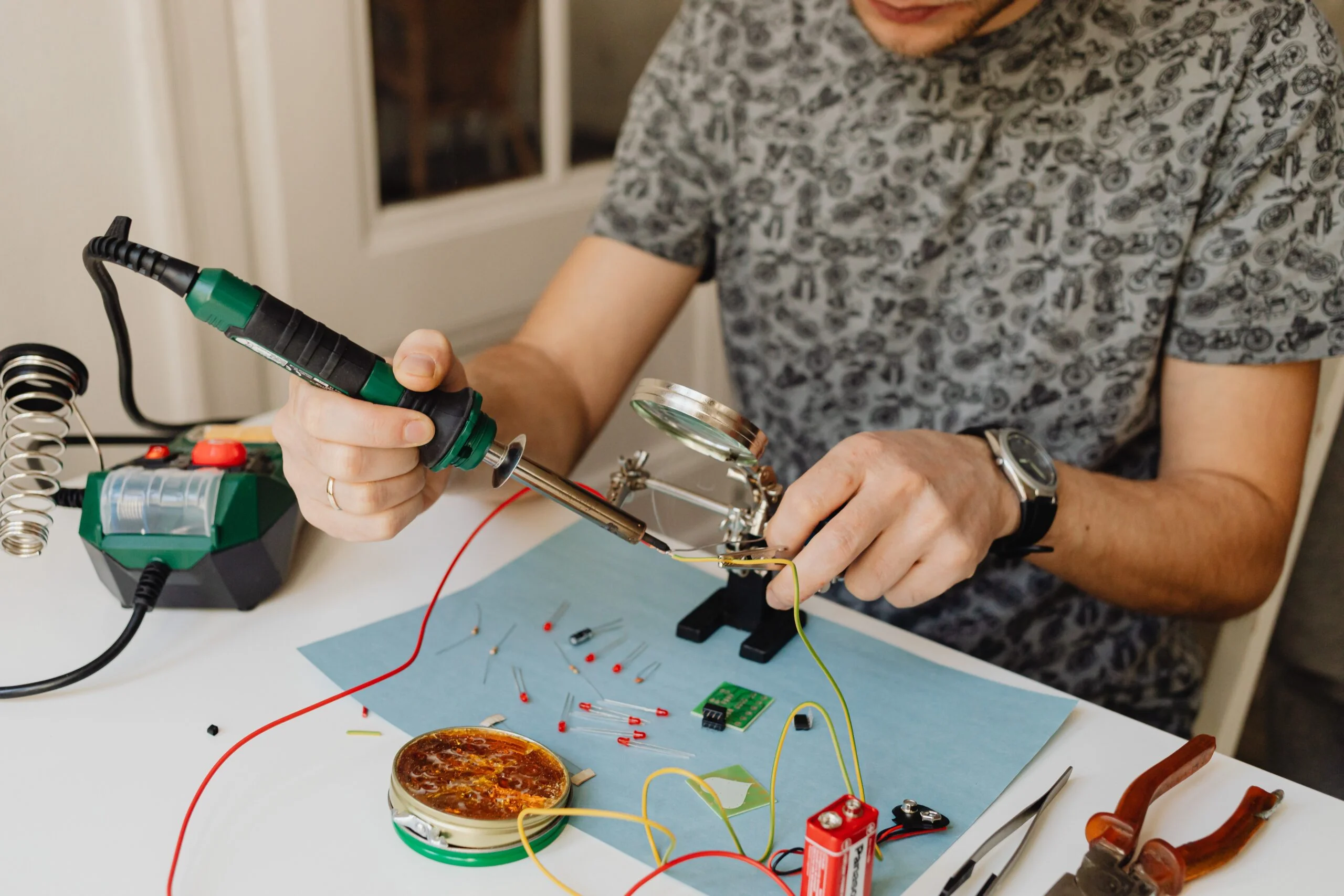 Elektronik Nedir? 7 Adımda Elektroniğe Başlamak